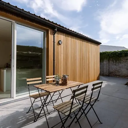 Huswell - Beautiful Vacation Home 'Valkehuisje' In Poperinge Exterior photo