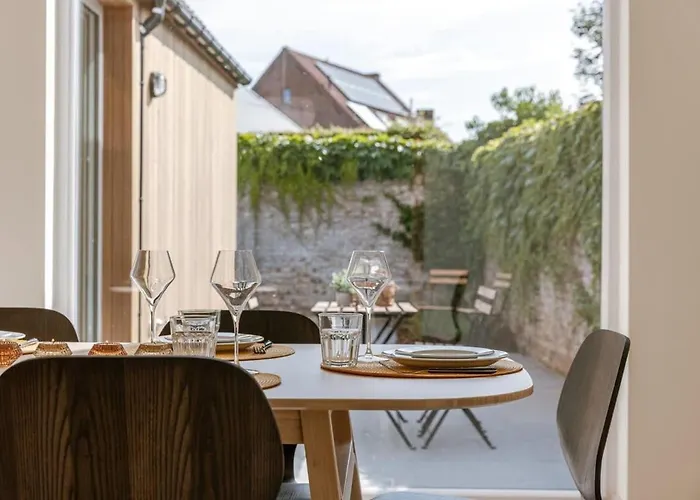 Huswell - Beautiful Vacation Home \'Valkehuisje\' In Poperinge