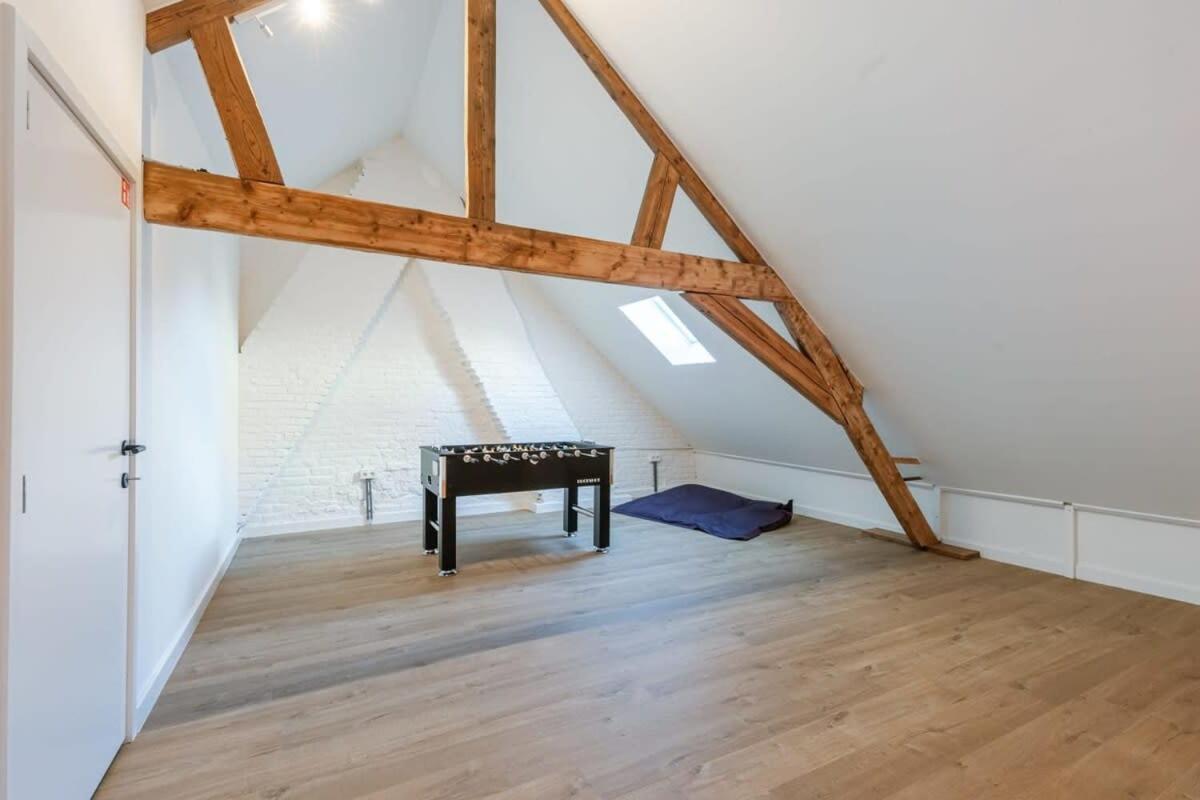 Huswell - Beautiful Vacation 'valkehuisje' In Holiday home Poperinge